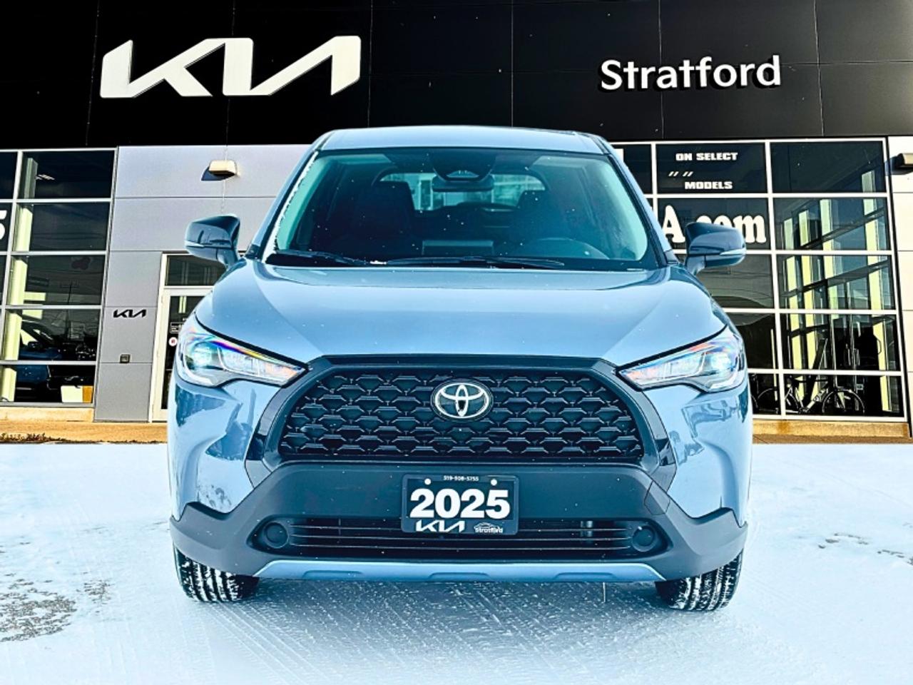 2025 Toyota Corolla Cross LE Photo