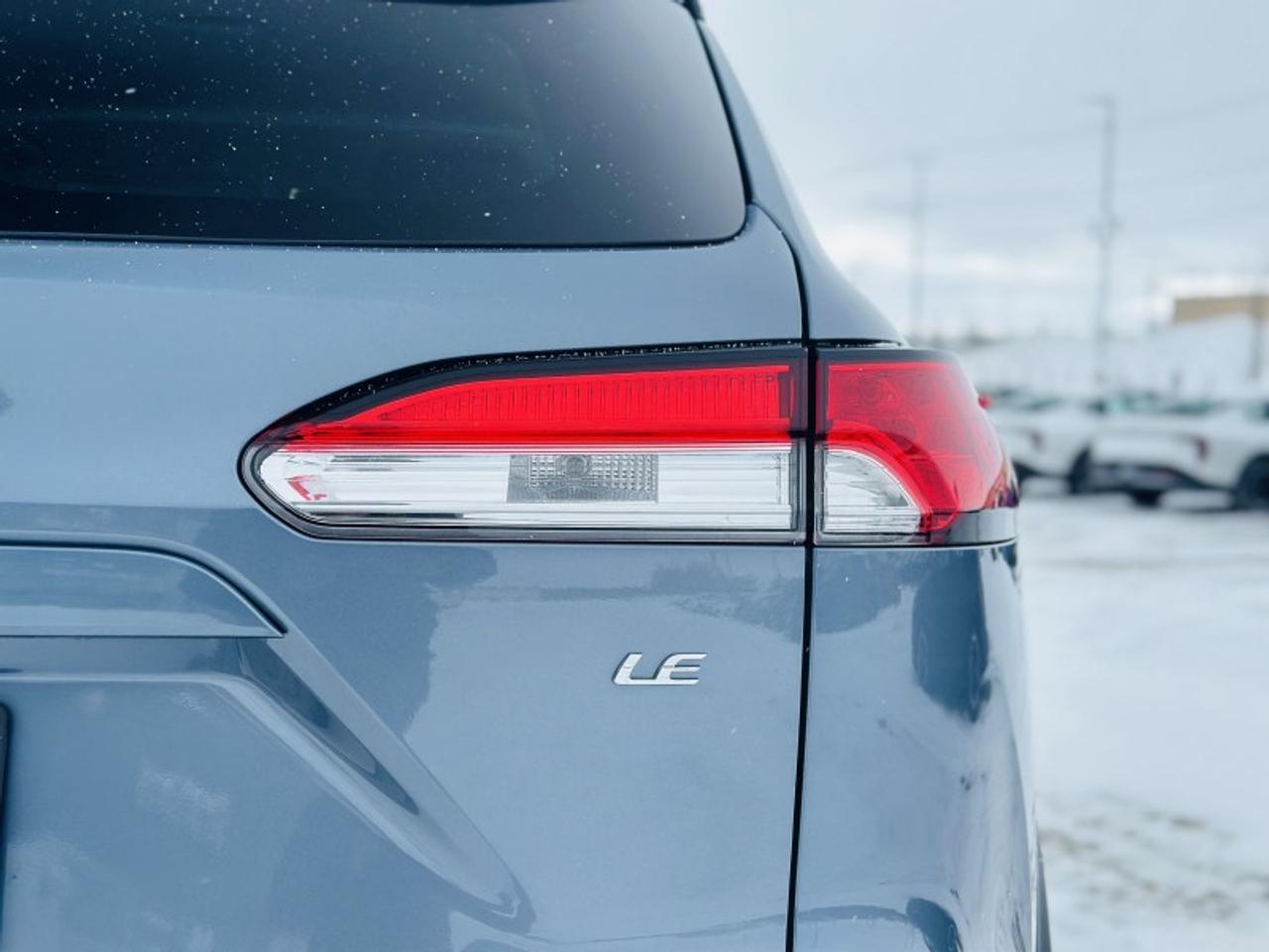 2025 Toyota Corolla Cross LE Photo