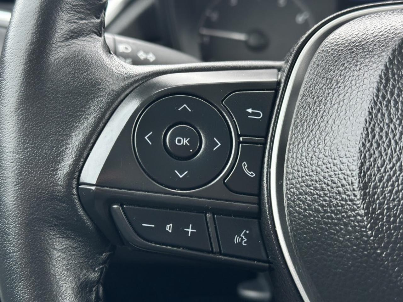 2025 Toyota Corolla Cross LE Photo