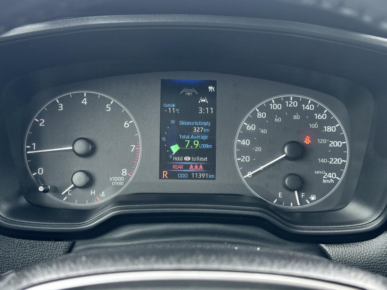 2025 Toyota Corolla Cross LE Photo