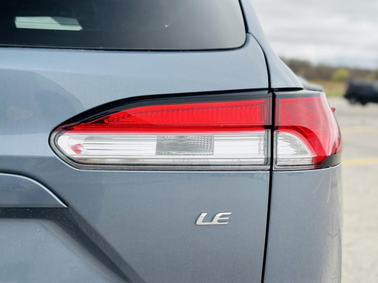 2025 Toyota Corolla Cross LE Photo