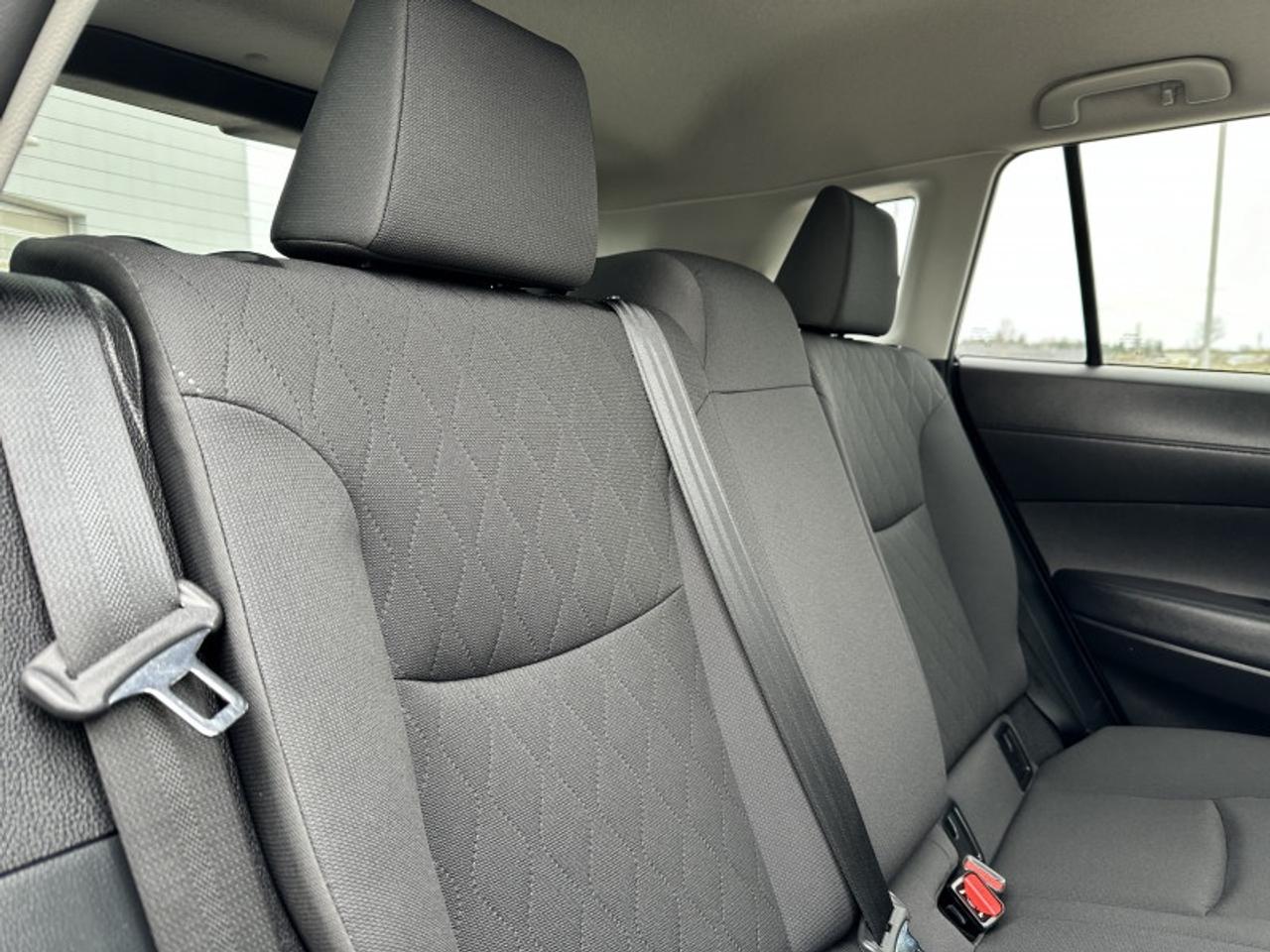 2025 Toyota Corolla Cross LE Photo