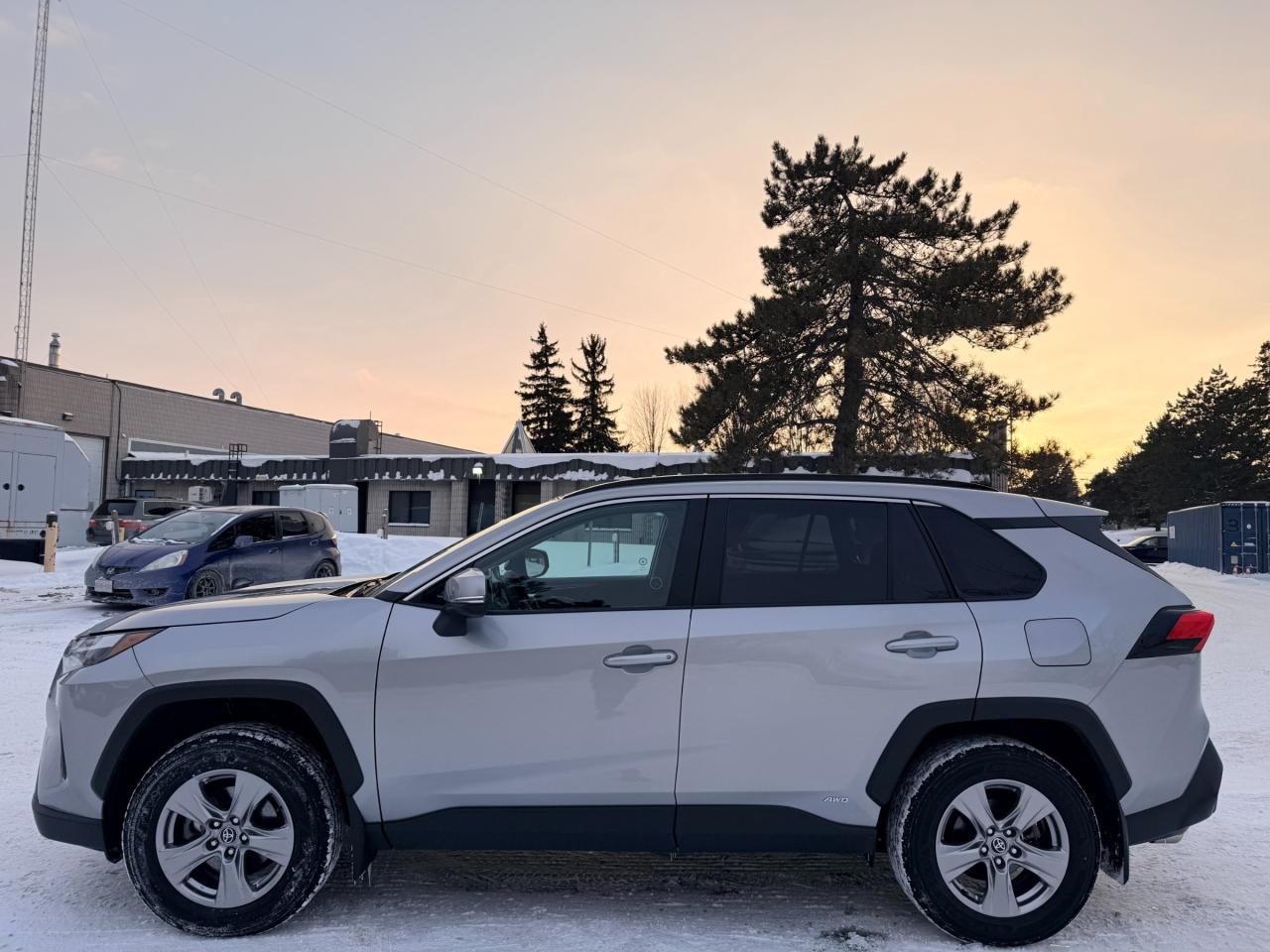 2023 Toyota RAV4 Hybrid XLE 4dr All-Wheel Drive Photo