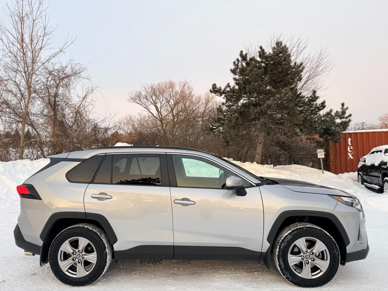 2023 Toyota RAV4 Hybrid XLE 4dr All-Wheel Drive Photo