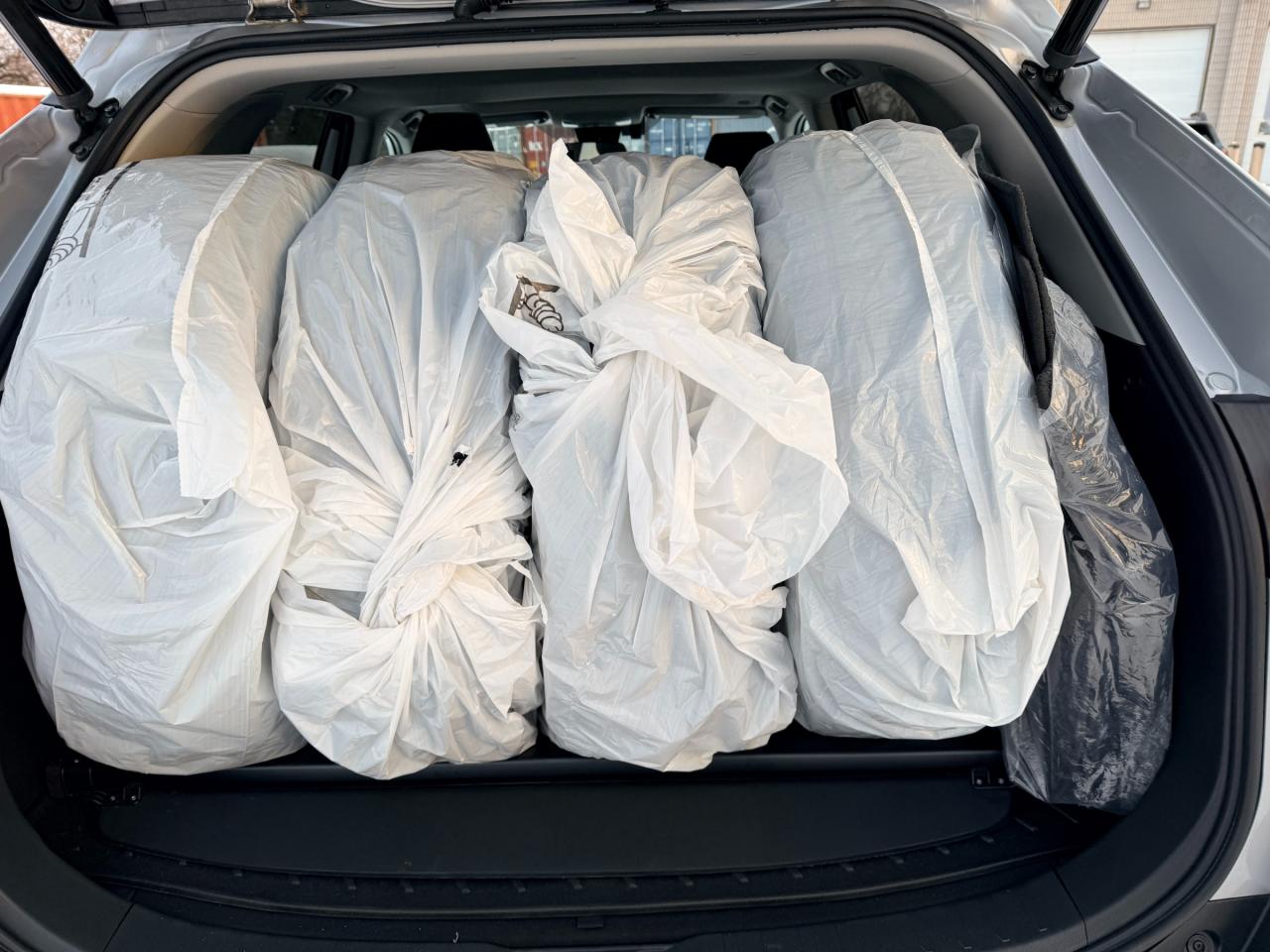 2023 Toyota RAV4 Hybrid XLE 4dr All-Wheel Drive Photo