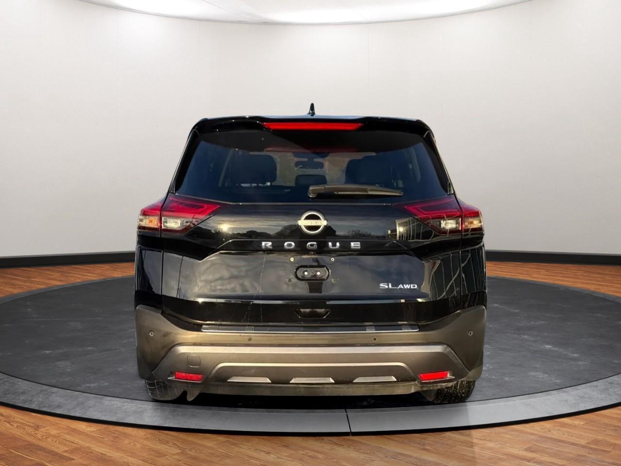 2023 Nissan Rogue SL Photo2