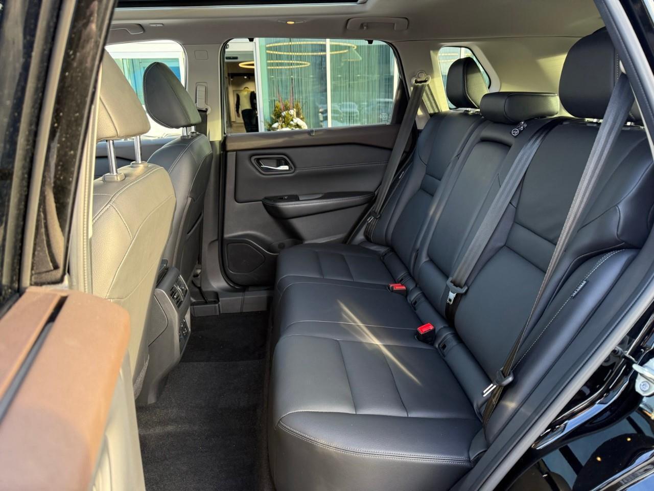 2023 Nissan Rogue SL Photo