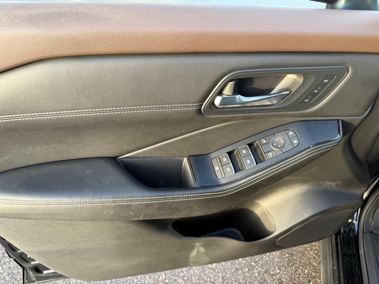 2023 Nissan Rogue SL Photo