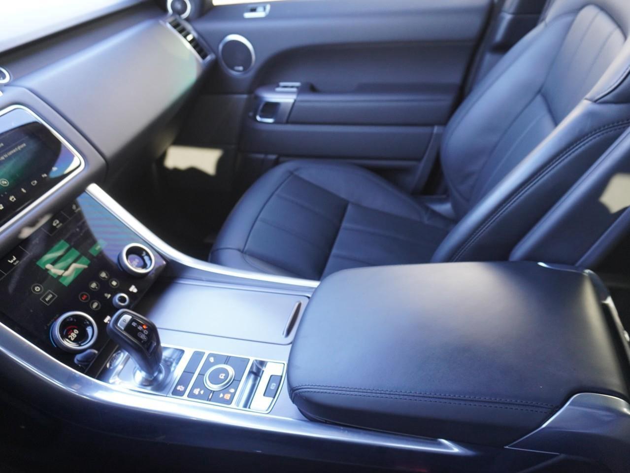 2020 Land Rover Range Rover Sport HSE MHEV Photo