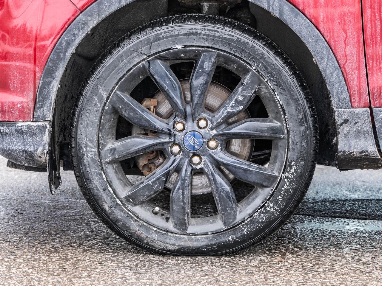 2017 Ford Escape 4WD 4dr SE Photo3