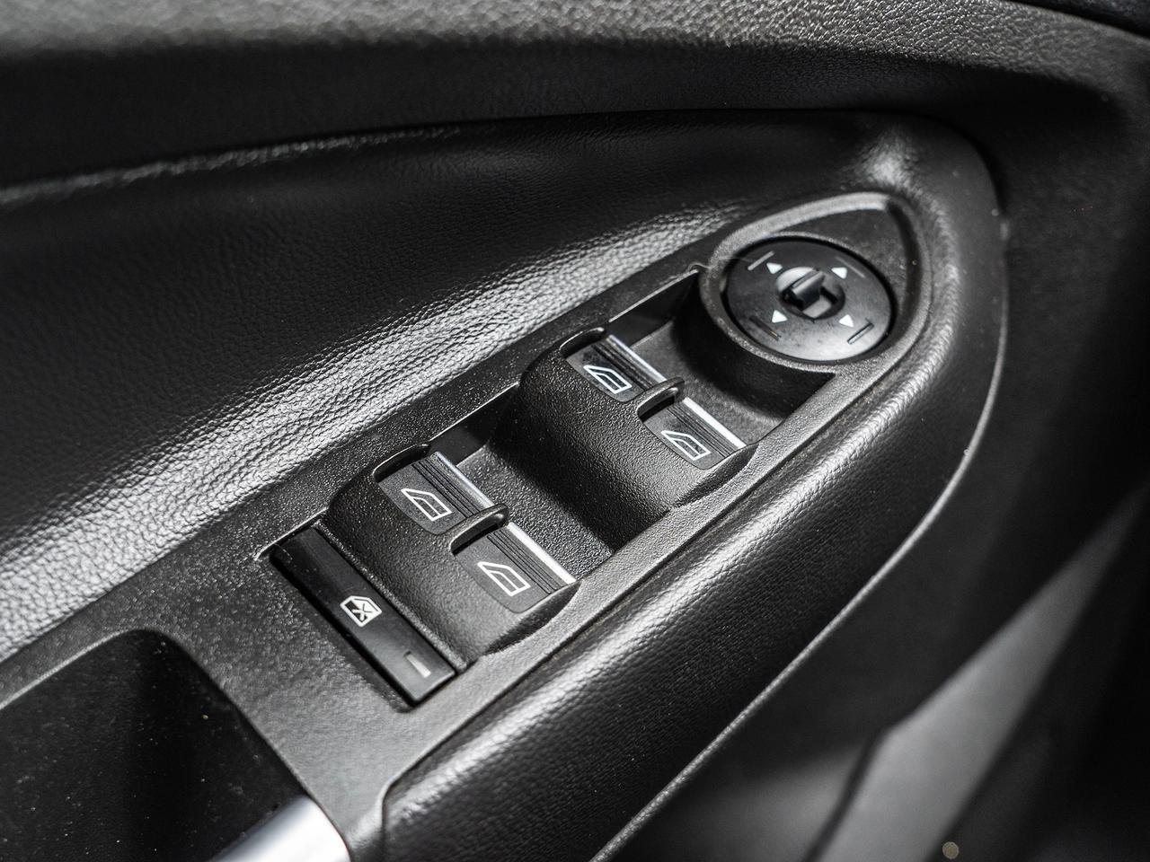 2017 Ford Escape 4WD 4dr SE Photo