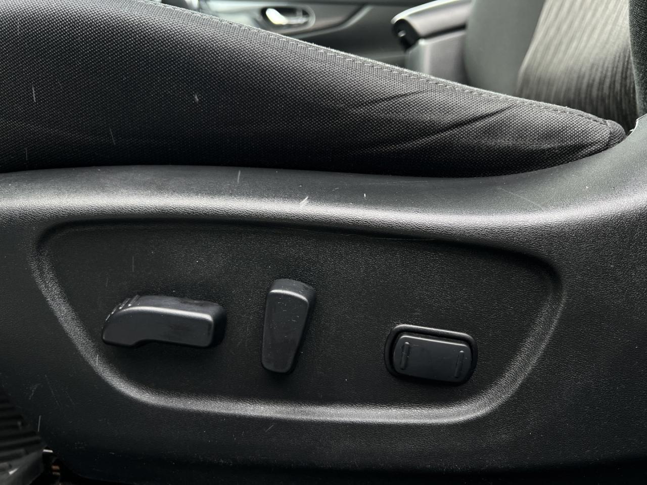 2020 Nissan Rogue SV AWD Pearl White   Pano Roof   Htd Seats   Blind Photo