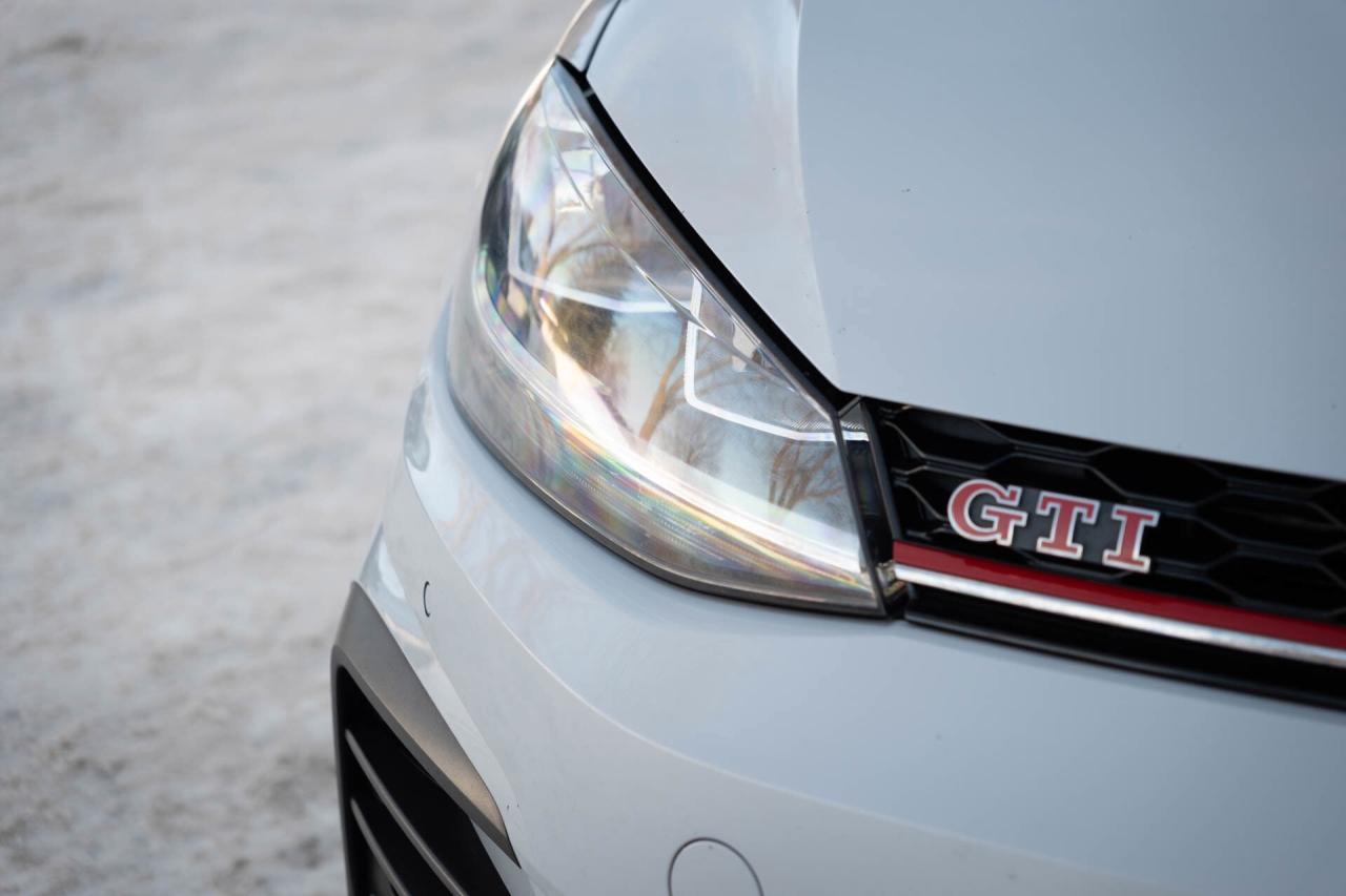 2019 Volkswagen Golf GTI S 6M 4-Door   2 sets of tires Photo