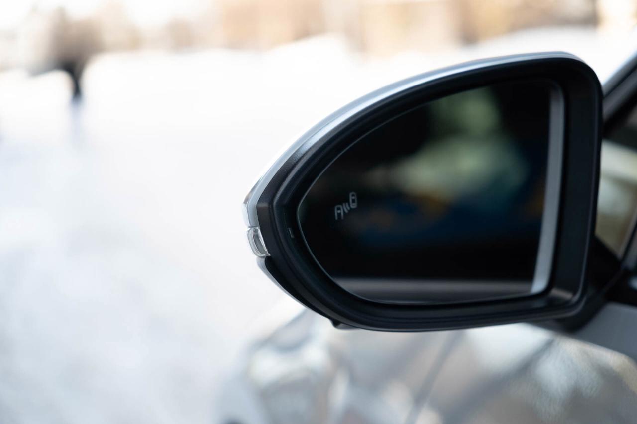 2019 Volkswagen Golf GTI S 6M 4-Door   2 sets of tires Photo