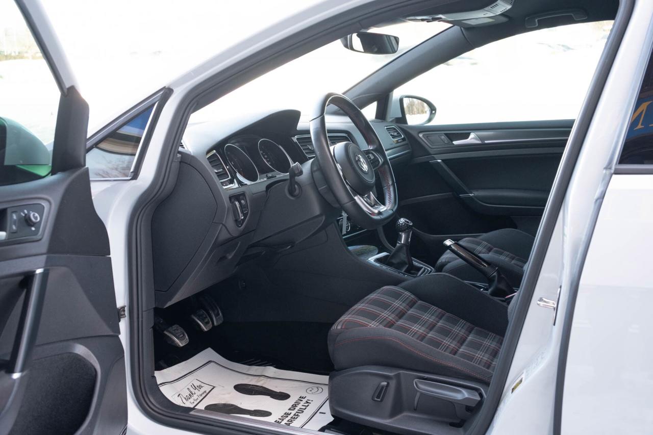 2019 Volkswagen Golf GTI S 6M 4-Door   2 sets of tires Photo