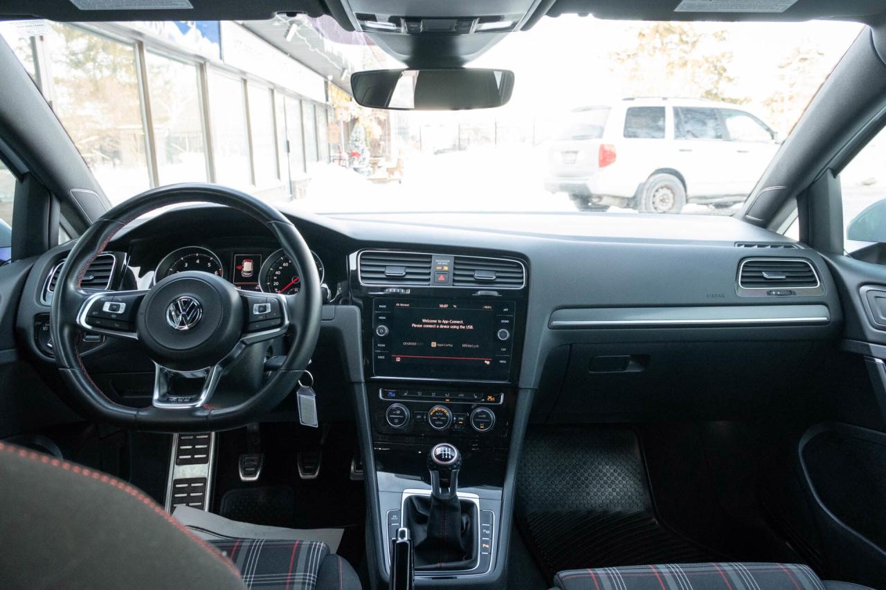2019 Volkswagen Golf GTI S 6M 4-Door   2 sets of tires Photo
