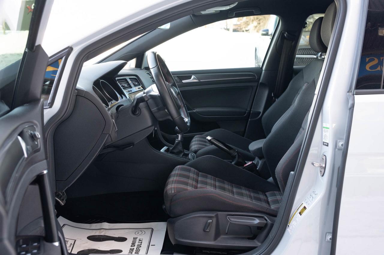 2019 Volkswagen Golf GTI S 6M 4-Door   2 sets of tires Photo