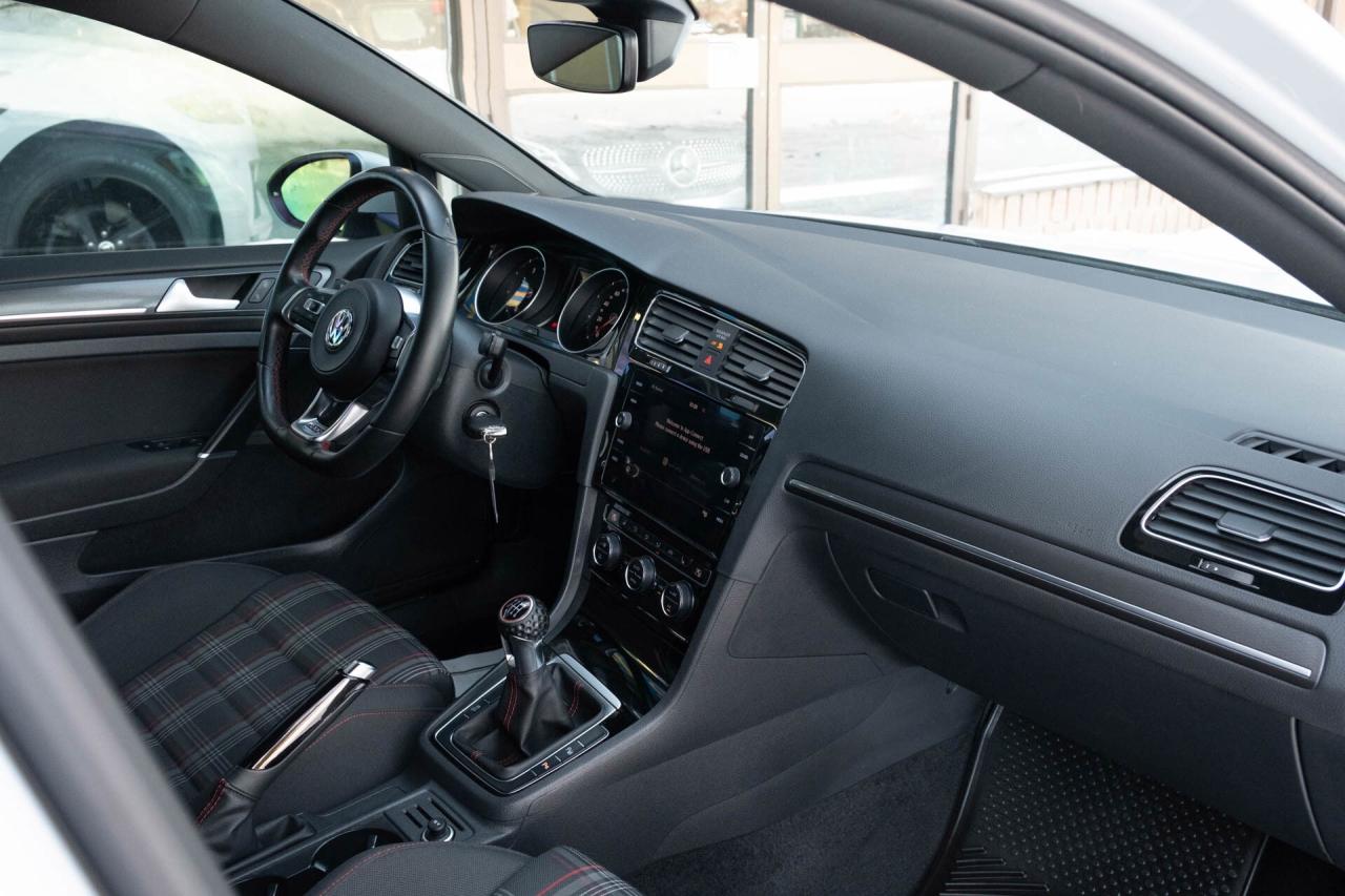 2019 Volkswagen Golf GTI S 6M 4-Door   2 sets of tires Photo