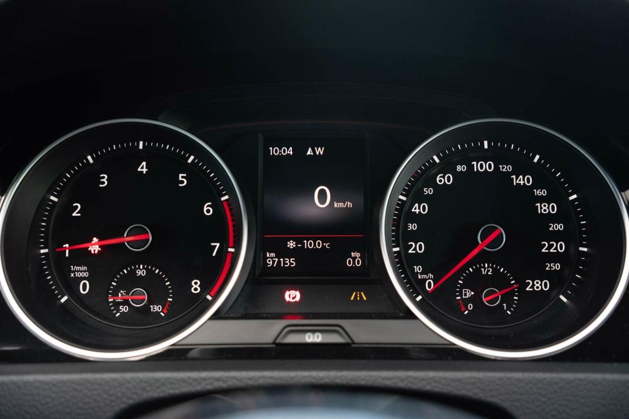 2019 Volkswagen Golf GTI S 6M 4-Door   2 sets of tires Photo