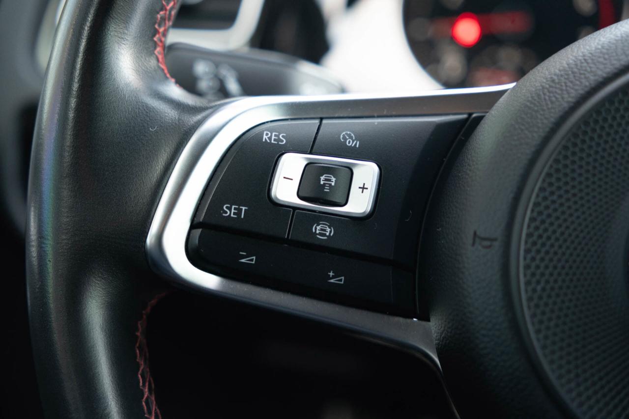 2019 Volkswagen Golf GTI S 6M 4-Door   2 sets of tires Photo