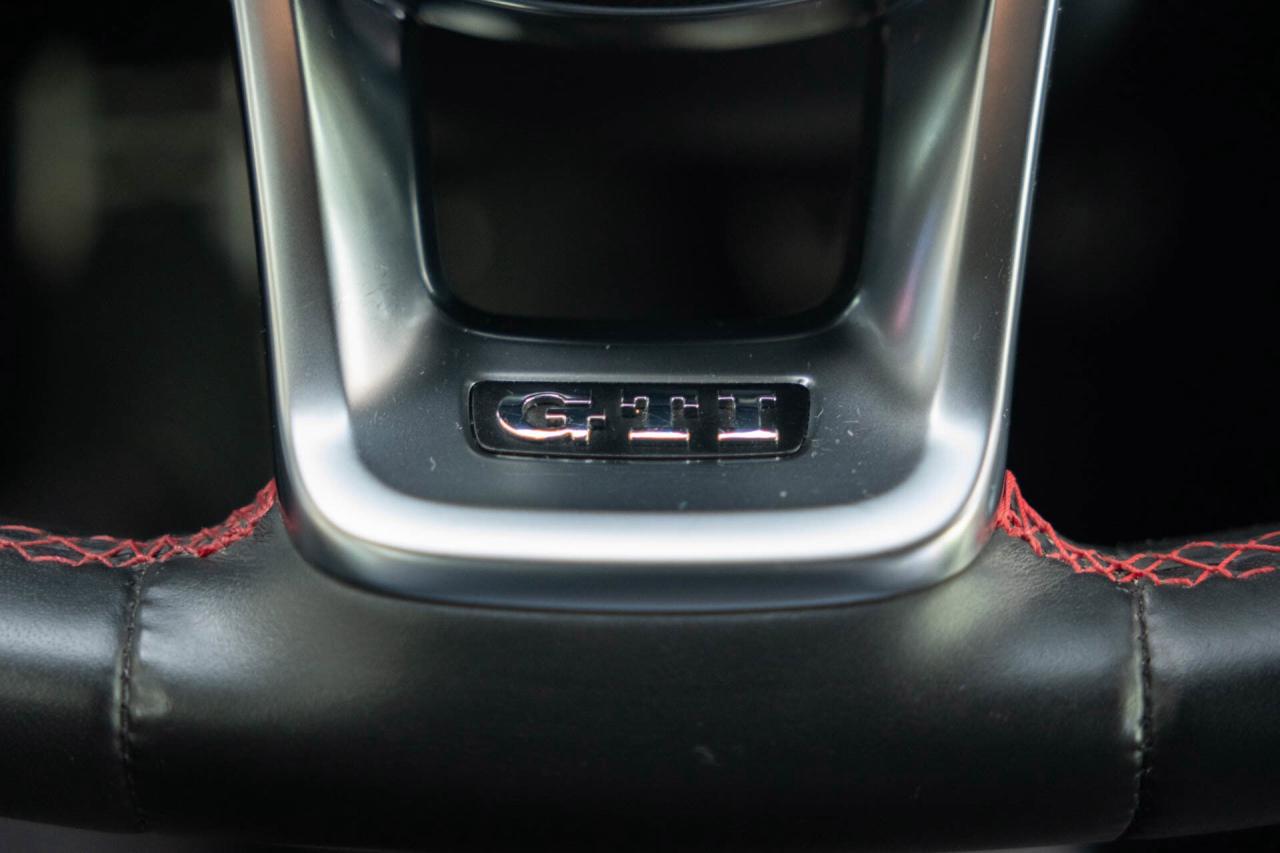 2019 Volkswagen Golf GTI S 6M 4-Door   2 sets of tires Photo