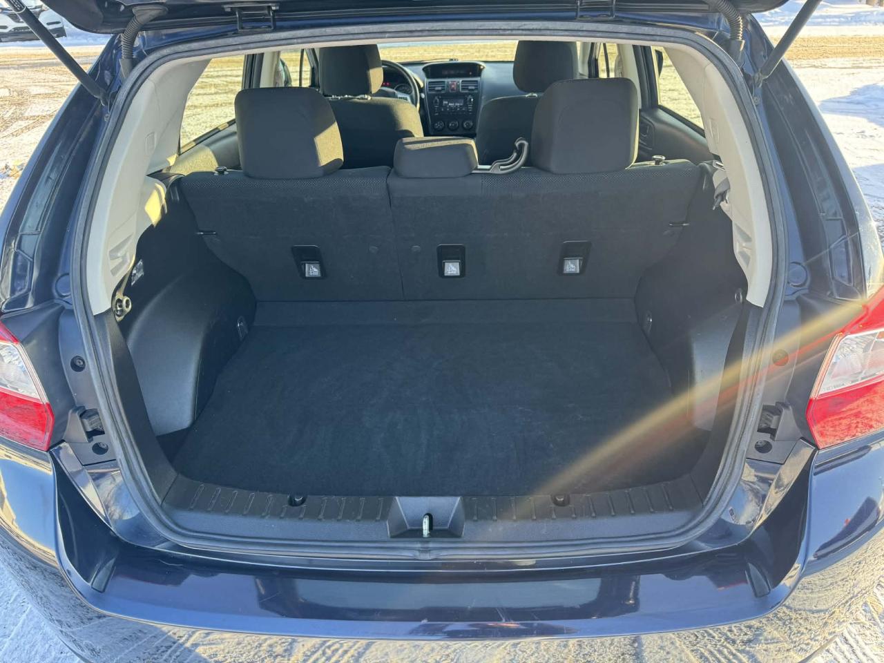 2014 Subaru Impreza AWD 5dr Hatchback Photo