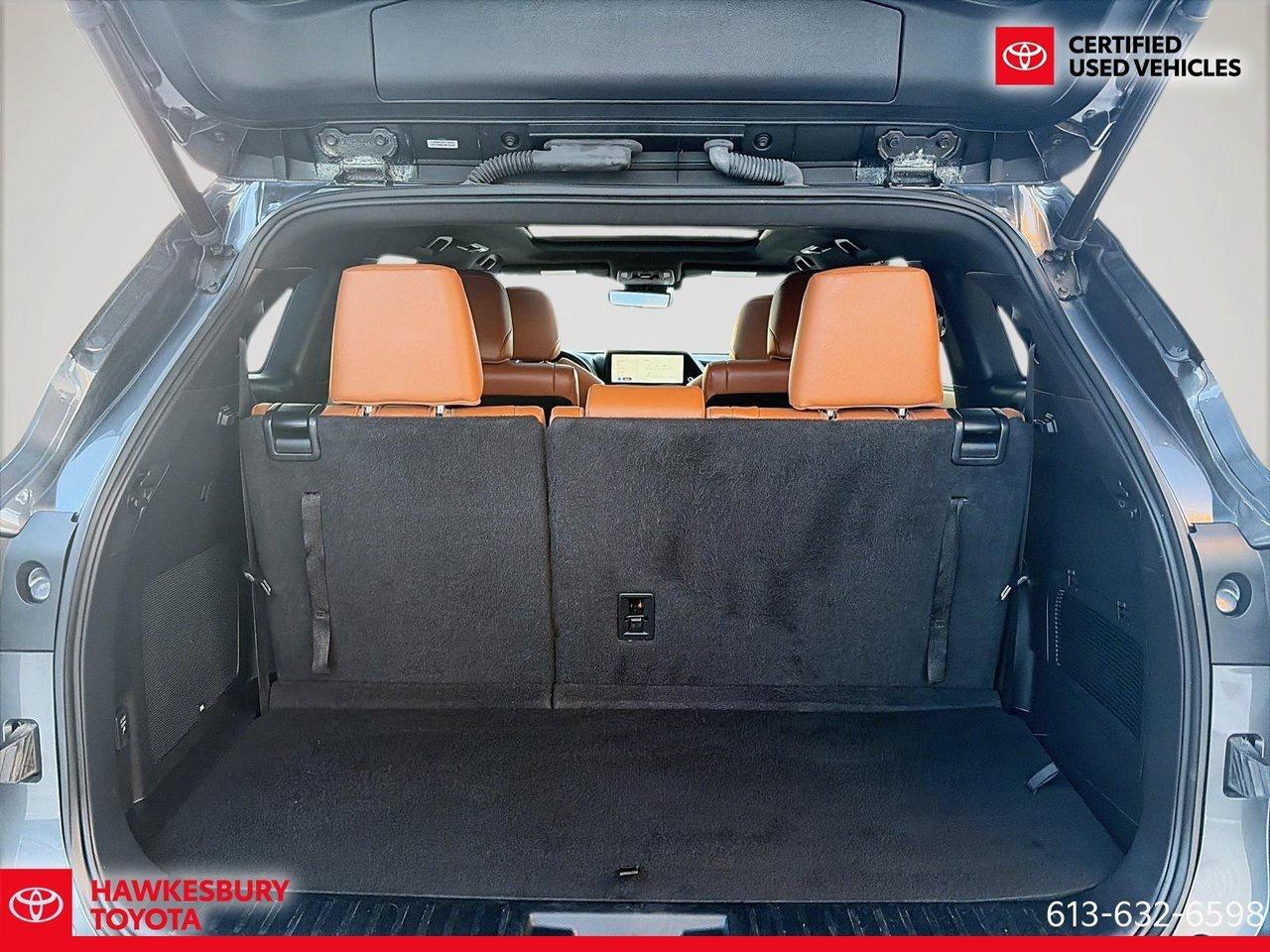 2023 Toyota Highlander Hybrid Limited Platinum Photo