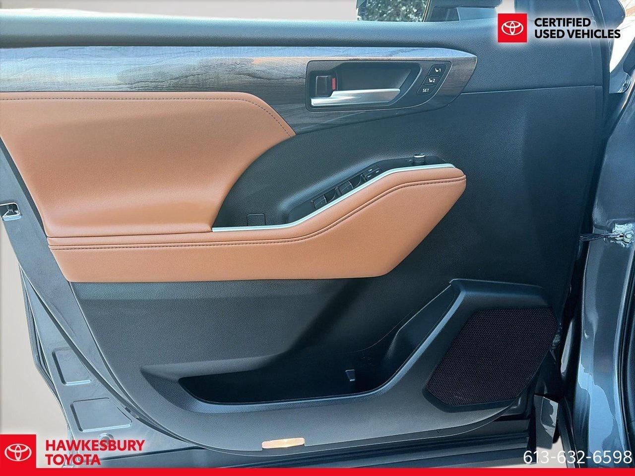 2023 Toyota Highlander Hybrid Limited Platinum Photo