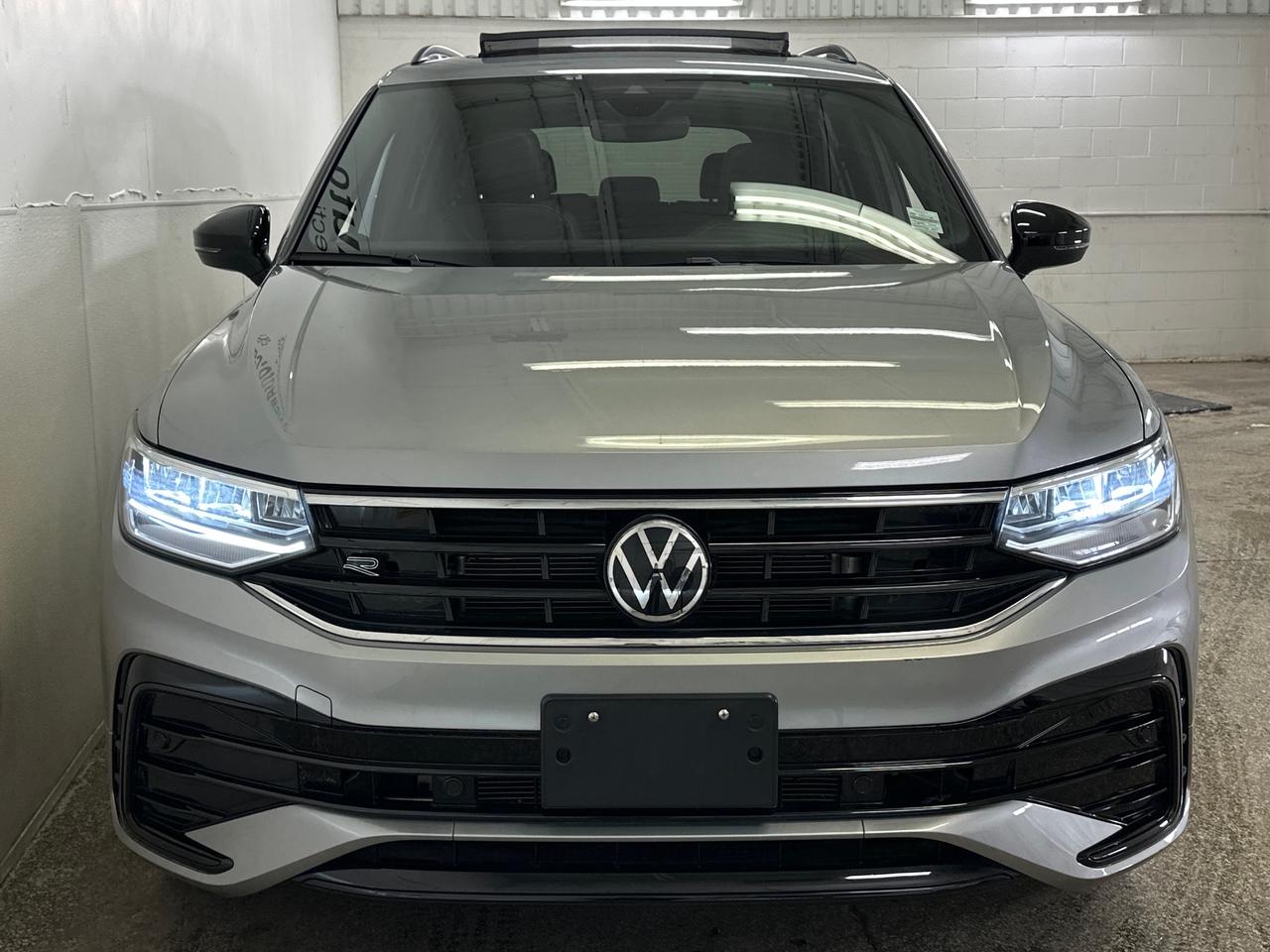 2024 Volkswagen Tiguan Comfortline R-Line Black Edition 4dr All-Wheel Drive 4MOTION Photo