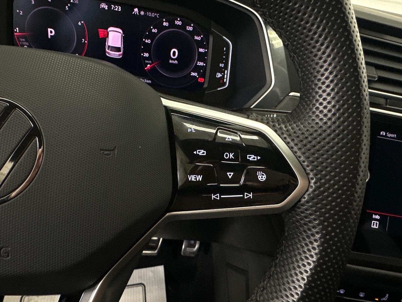 2024 Volkswagen Tiguan Comfortline R-Line Black Edition 4dr All-Wheel Drive 4MOTION Photo