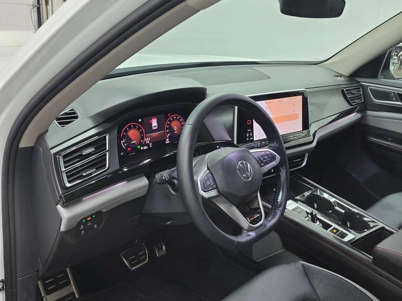 2025 Volkswagen Atlas 2.0 TSI Peak Edition 4dr All-Wheel Drive 4MOTION Photo