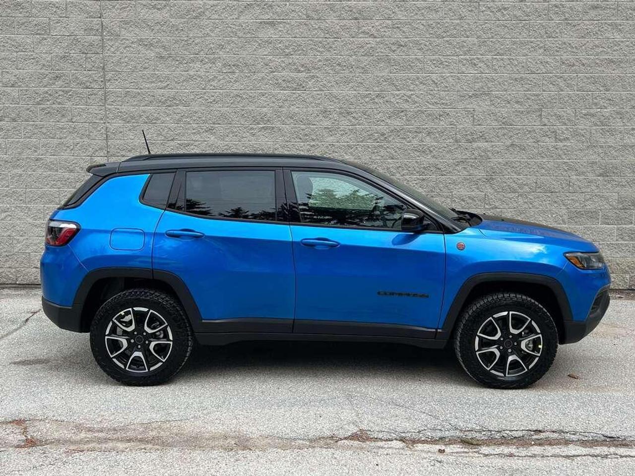 2026 Jeep Compass Trailhawk 4dr 4x4 Photo2