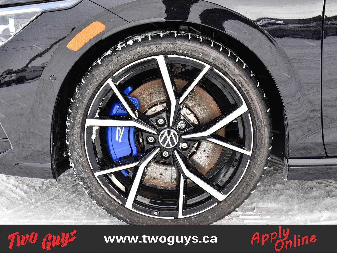 2024 Volkswagen Golf R DSG Leather Sunroof Back Up Camera Photo