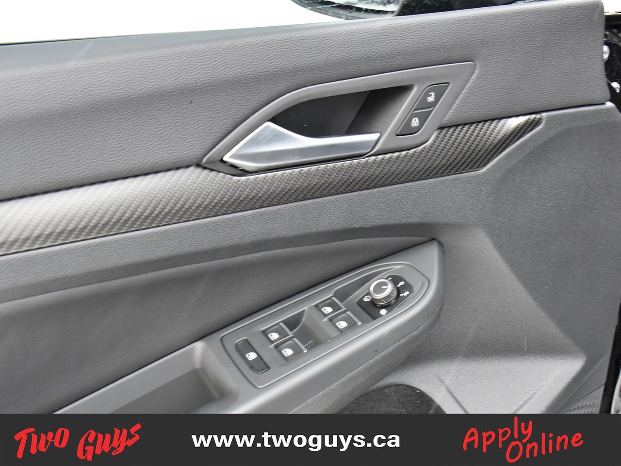 2024 Volkswagen Golf R DSG Leather Sunroof Back Up Camera Photo