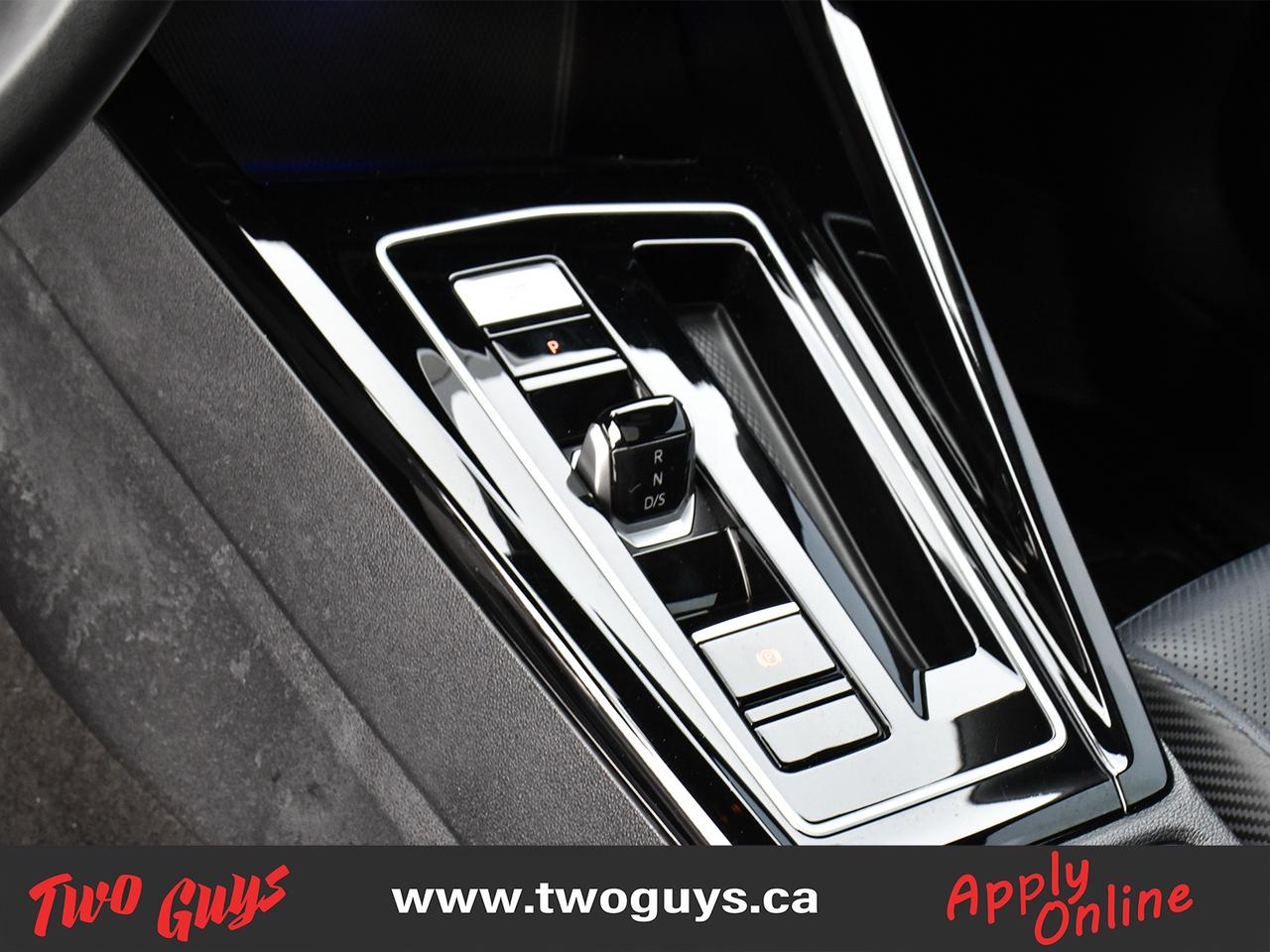 2024 Volkswagen Golf R DSG Leather Sunroof Back Up Camera Photo