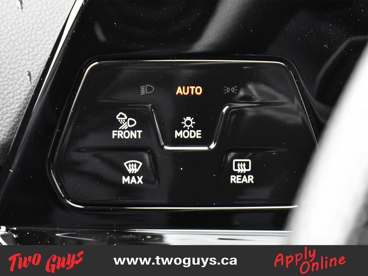 2024 Volkswagen Golf R DSG Leather Sunroof Back Up Camera Photo