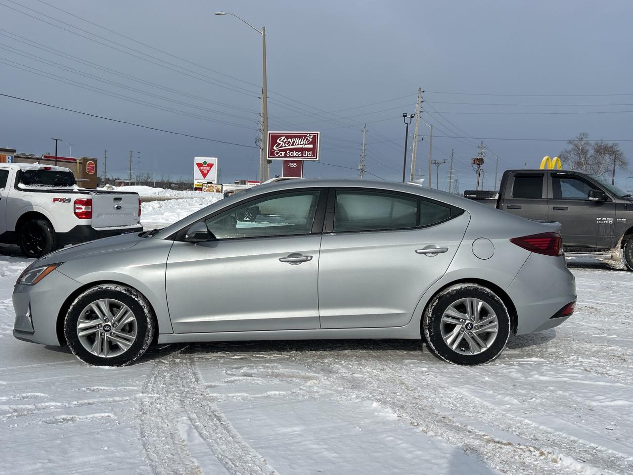 2020 Hyundai Elantra Preferred CALL NAPANEE 613-354-2100 Photo2