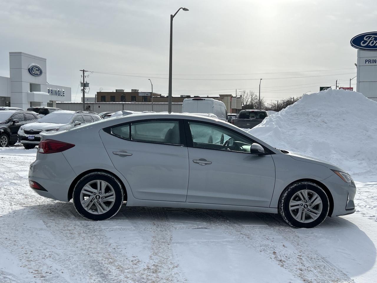 2020 Hyundai Elantra Preferred CALL NAPANEE 613-354-2100 Photo