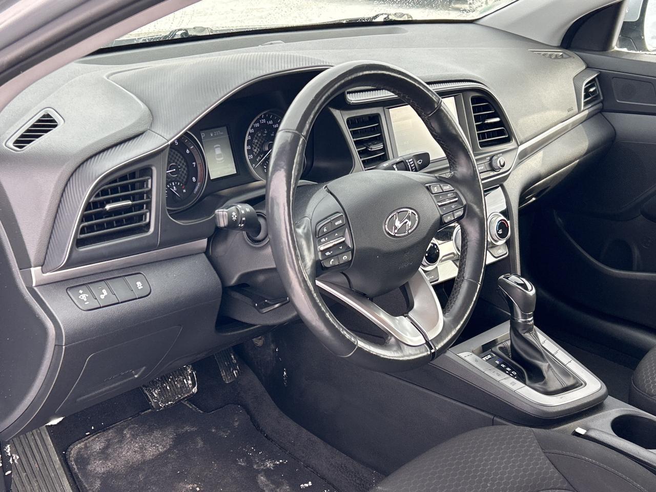 2020 Hyundai Elantra Preferred CALL NAPANEE 613-354-2100 Photo