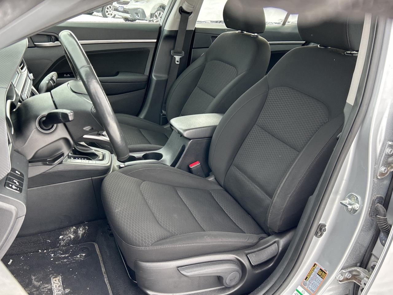 2020 Hyundai Elantra Preferred CALL NAPANEE 613-354-2100 Photo
