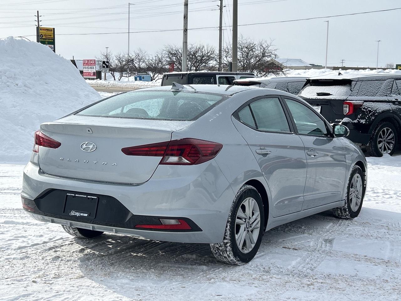 2020 Hyundai Elantra Preferred CALL NAPANEE 613-354-2100 Photo