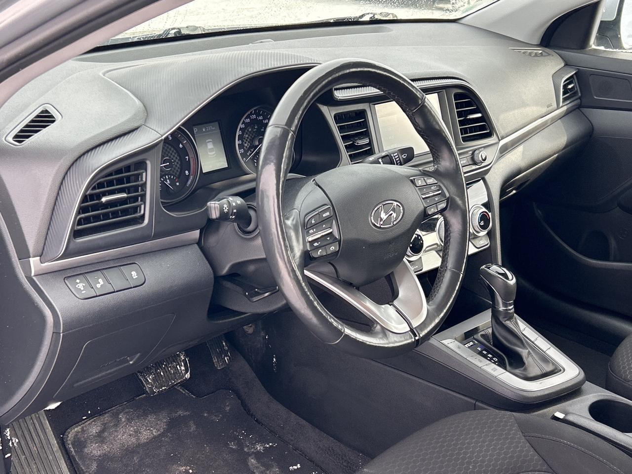 2020 Hyundai Elantra Preferred CALL NAPANEE 613-354-2100 Photo