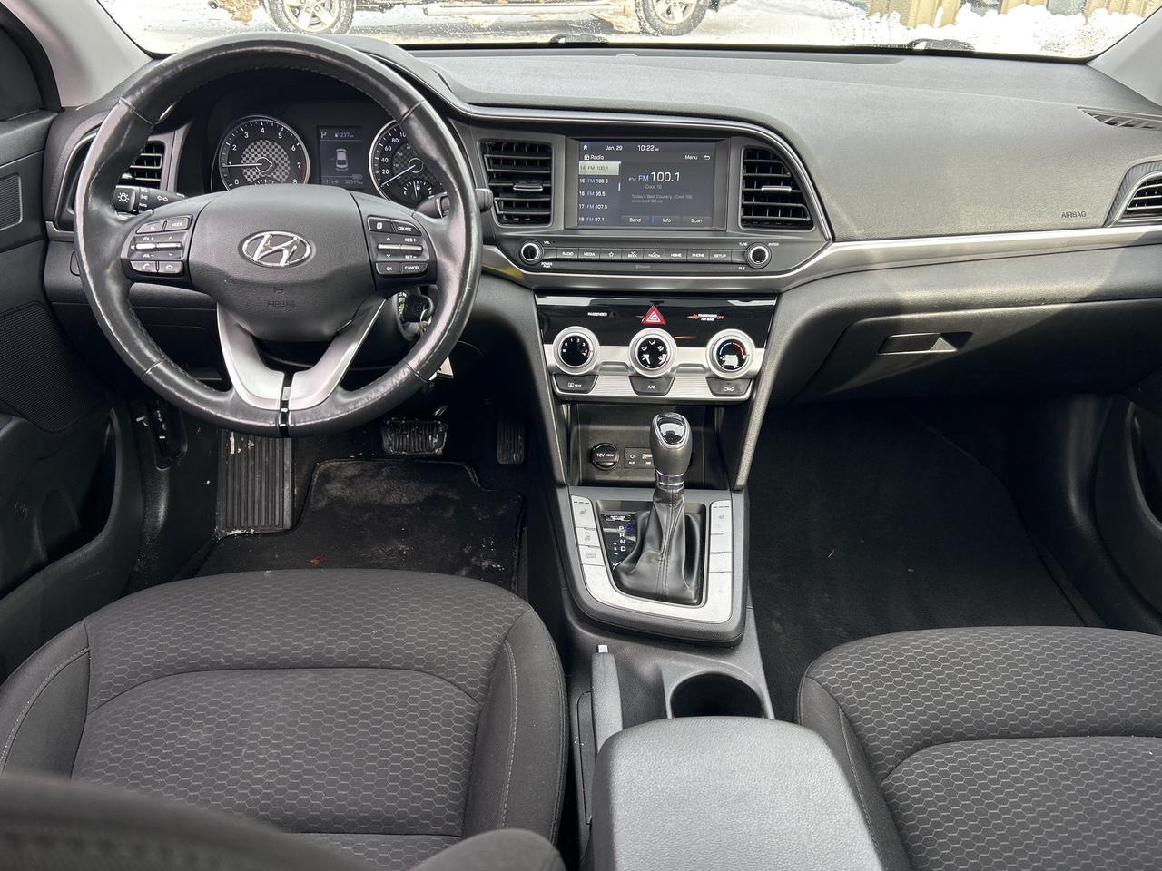 2020 Hyundai Elantra Preferred CALL NAPANEE 613-354-2100 Photo