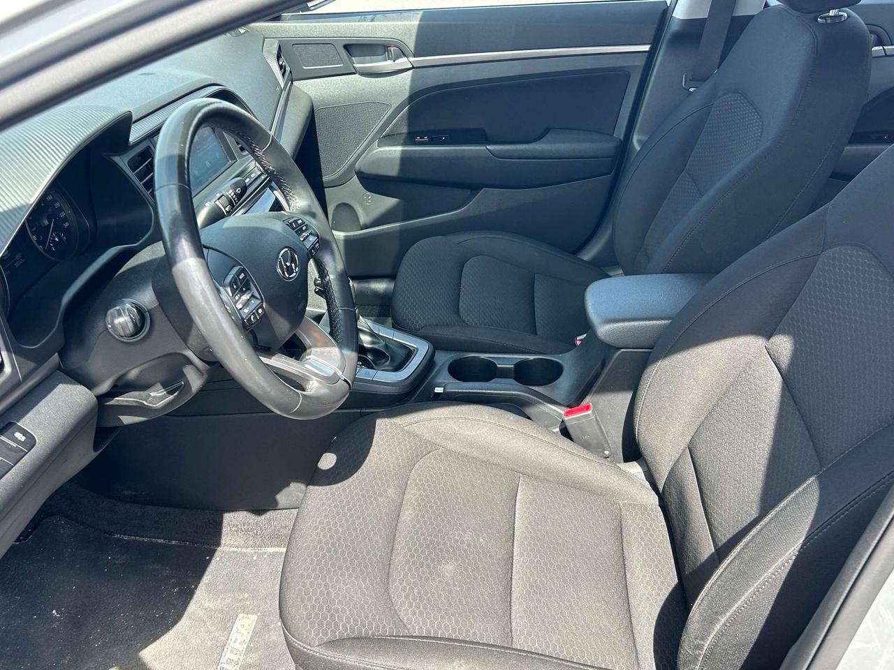 2020 Hyundai Elantra Preferred CALL NAPANEE 613-354-2100 Photo