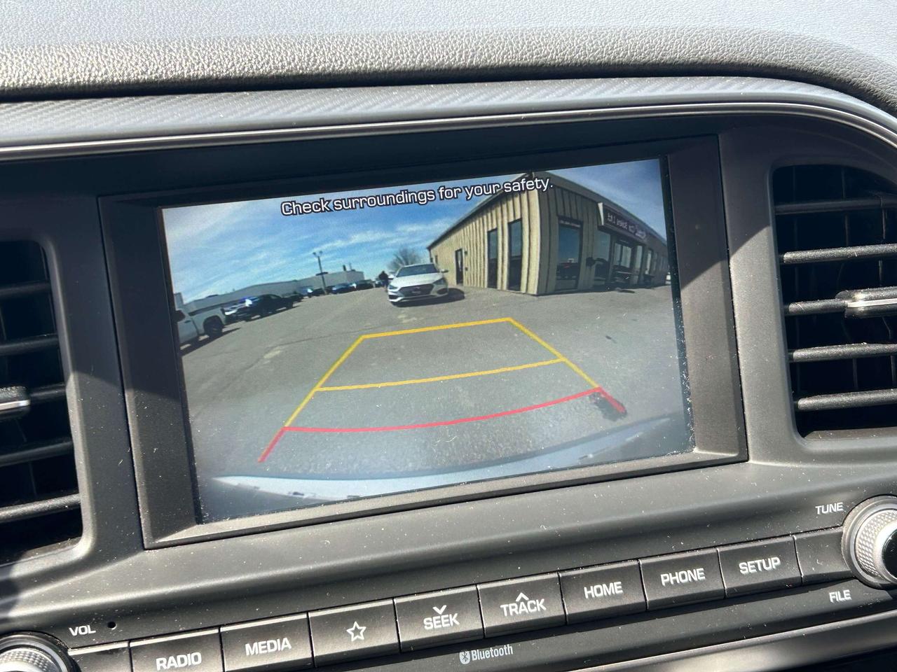 2020 Hyundai Elantra Preferred CALL NAPANEE 613-354-2100 Photo