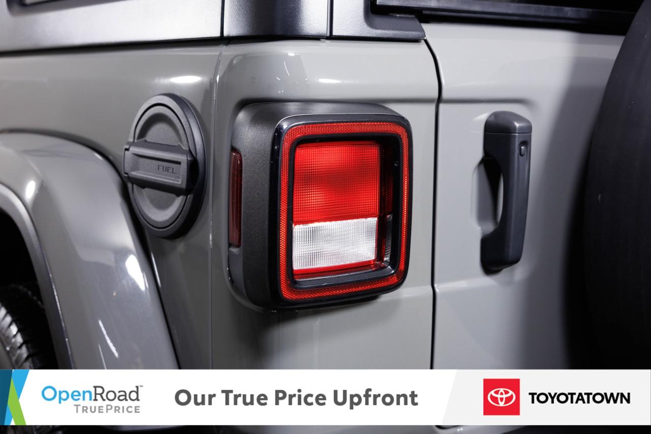 2021 Jeep WRANGLER UNLIMITED SAHARA! LOADED! ELIGIBLE FOR OPEN ROAD LEASING! Photo