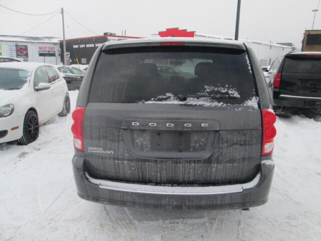 2016 Dodge Grand Caravan 4dr Wgn SXT Premium Plus, Back Up Camera Photo2