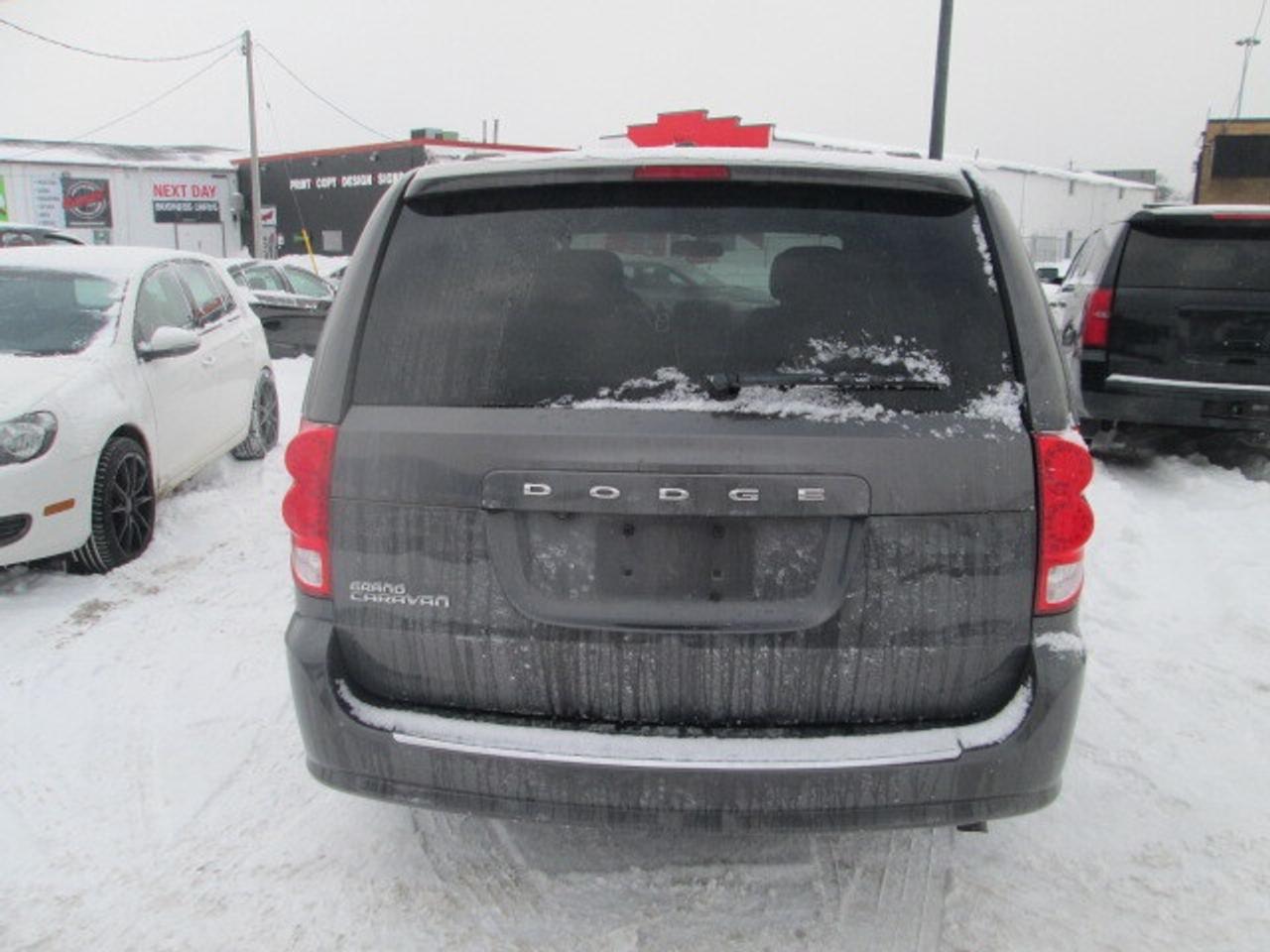 2016 Dodge Grand Caravan 4dr Wgn SXT Premium Plus, Back Up Camera Photo2