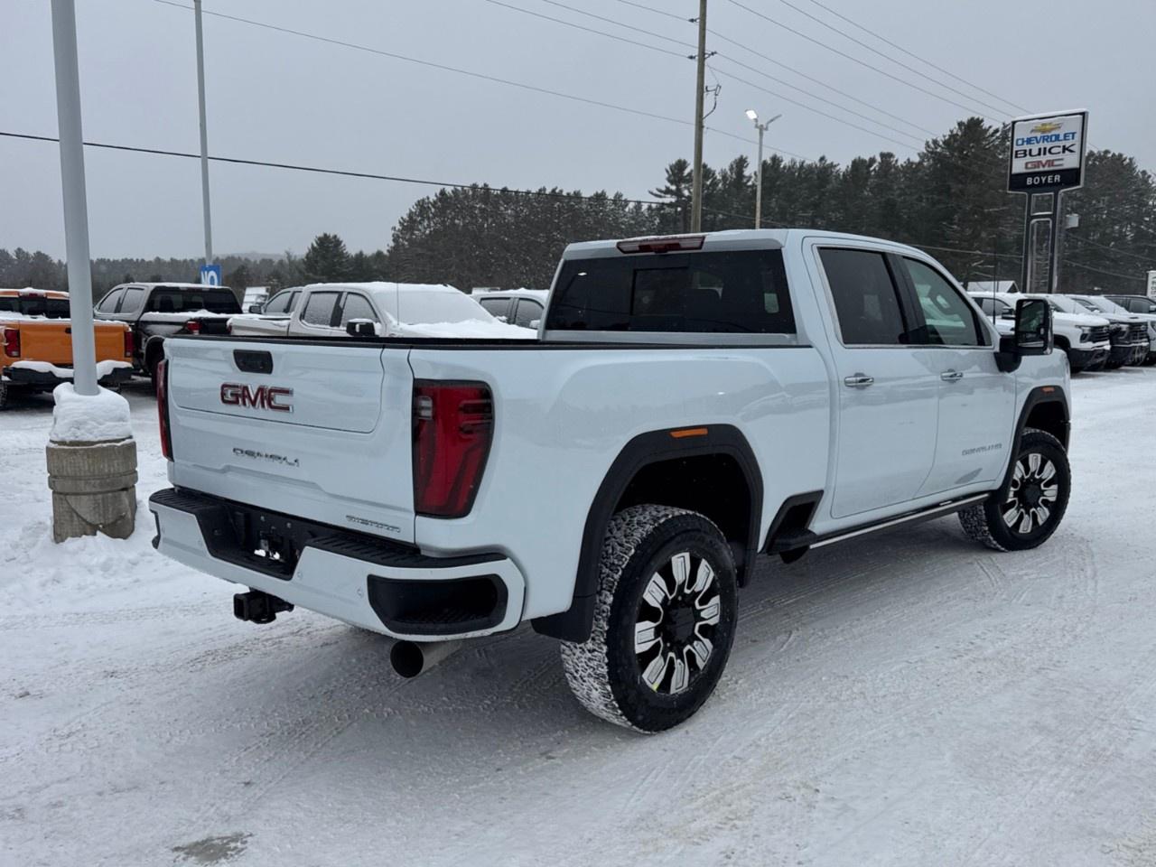 2026 GMC SIERRA 2500HD Crew Cab Standard Box 4-Wheel Drive Denali Photo