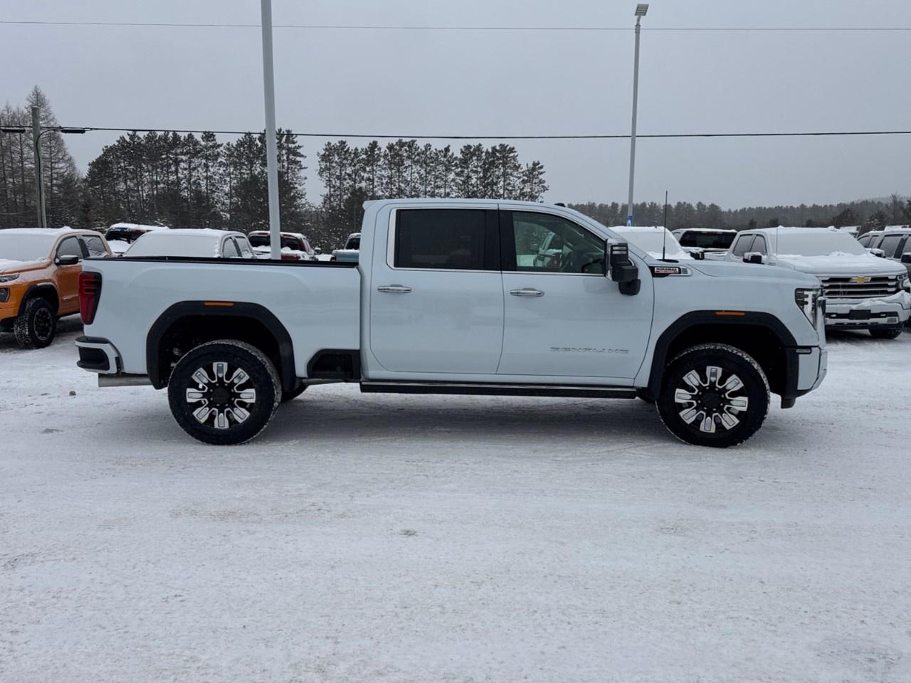 2026 GMC SIERRA 2500HD Crew Cab Standard Box 4-Wheel Drive Denali Photo